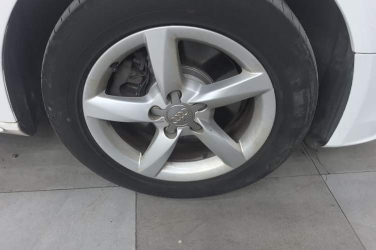 Used Audi A4L 2015 35 TFSI Automatic Standard Model Right Front Wheel Hub