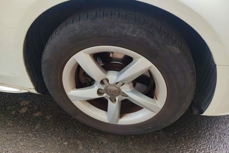 Used Audi A4L 2015 35 TFSI Automatic Standard Model Right Front Wheel Hub
