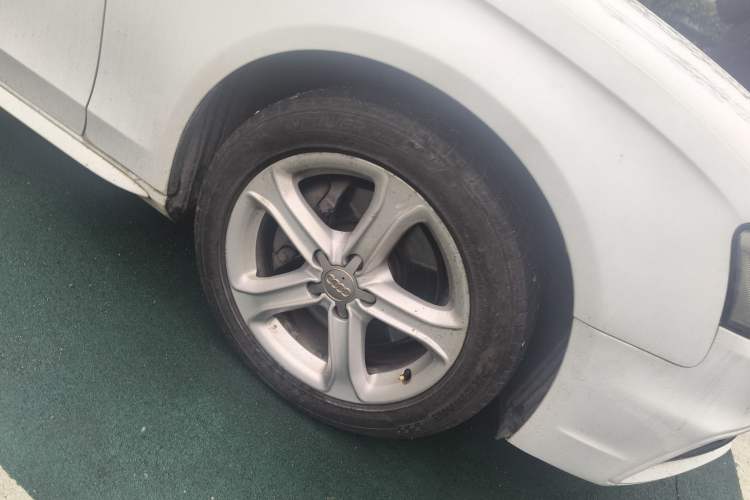 Used Audi A4L 2015 45 TFSI quattro Individual Sport Edition Right Front Wheel Hub