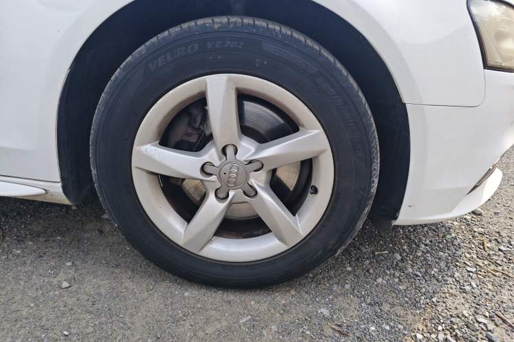 Used Audi A4L 2015 35 TFSI Automatic Standard Model Right Front Wheel Hub