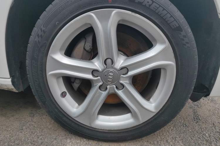 Used Audi A4L 2015 45 TFSI quattro Individual Sport Edition Right Front Wheel Hub