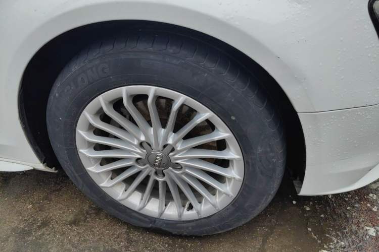 Used Audi A4L 2015 35 TFSI Automatic Technology Model Right Front Wheel Hub