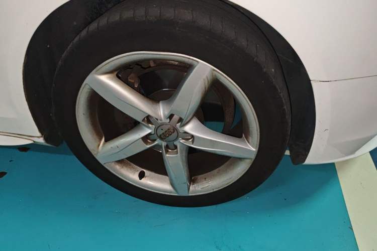Used Audi A4L 2015 35 TFSI Automatic Standard Model Right Front Wheel Hub