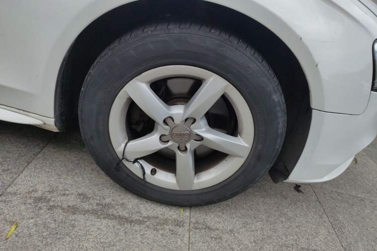Used Audi A4L 2015 35 TFSI Automatic Standard Model Right Front Wheel Hub