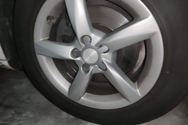 Used Audi A4L 2015 35 TFSI Automatic Standard Model Right Front Wheel Hub