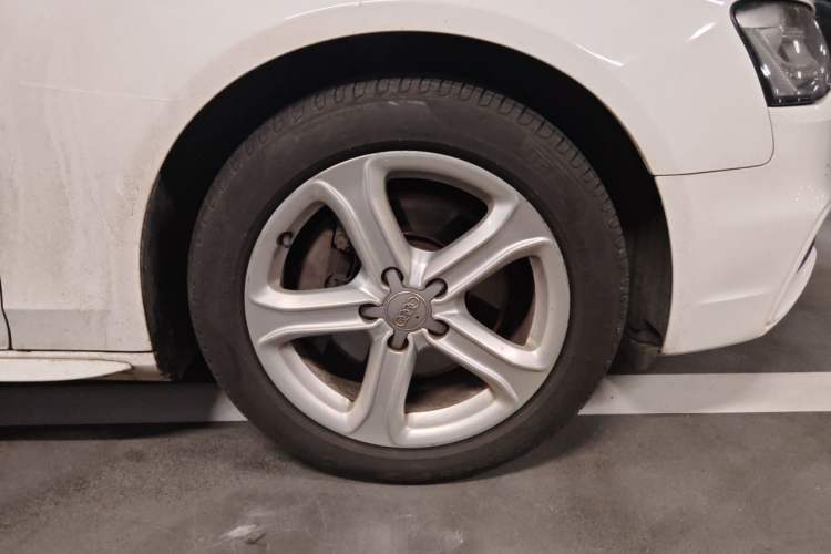 Used Audi A4L 2015 45 TFSI quattro Individual Sport Edition Right Front Wheel Hub