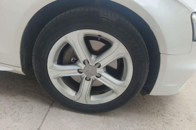 Used Audi A4L 2015 45 TFSI quattro Individual Sport Edition Right Front Wheel Hub