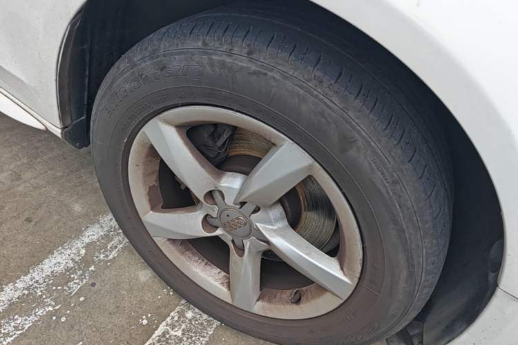 Used Audi A4L 2015 35 TFSI Automatic Standard Model Right Front Wheel Hub