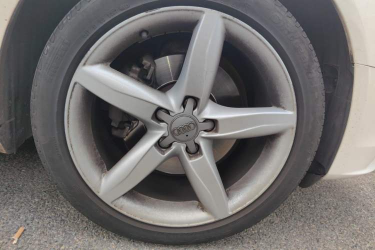 Used Audi A4L 2015 35 TFSI Automatic Standard Model Right Front Wheel Hub