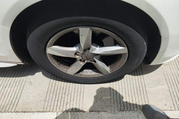 Used Audi A4L 2015 35 TFSI Automatic Standard Model Right Front Wheel Hub
