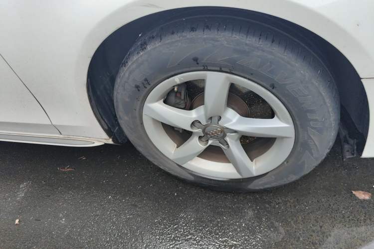 Used Audi A4L 2015 35 TFSI Automatic Standard Model Right Front Wheel Hub