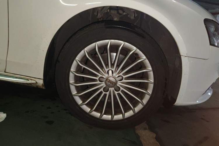 Used Audi A4L 2015 35 TFSI Automatic Standard Model Right Front Wheel Hub