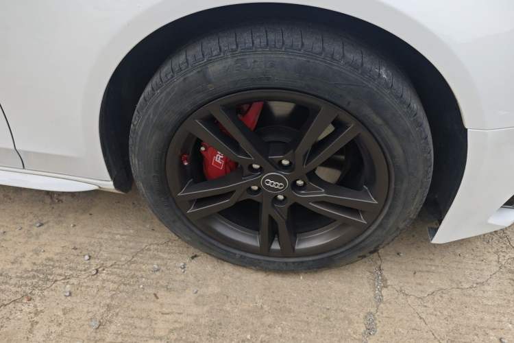 Used Audi A4L 2015 35 TFSI Automatic Technology Model Right Front Wheel Hub