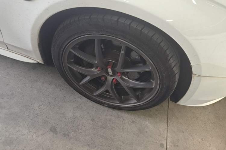 Used Audi A4L 2015 45 TFSI quattro Individual Sport Edition Right Front Wheel Hub