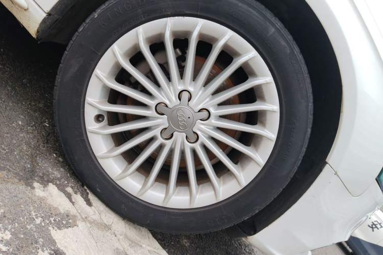 Used Audi A4L 2015 35 TFSI Automatic Standard Model Right Front Wheel Hub