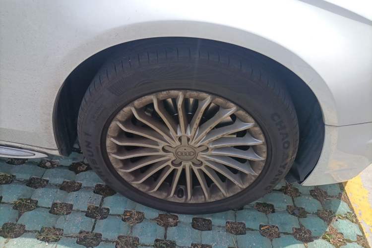 Used Audi A4L 2015 35 TFSI Automatic Comfort Model Right Front Wheel Hub