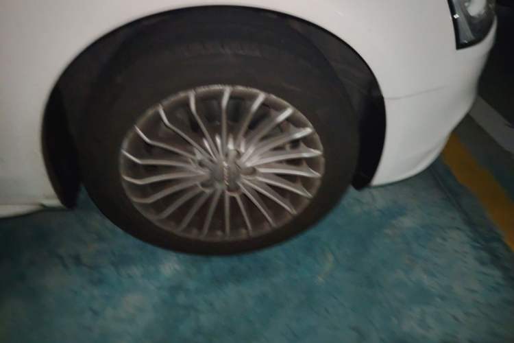 Used Audi A4L 2015 35 TFSI Automatic Comfort Model Right Front Wheel Hub