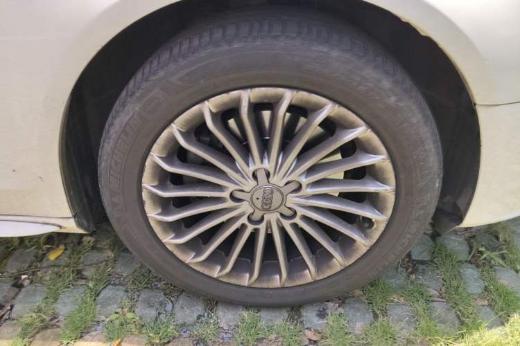 Used Audi A4L 2015 35 TFSI Automatic Comfort Model Right Front Wheel Hub