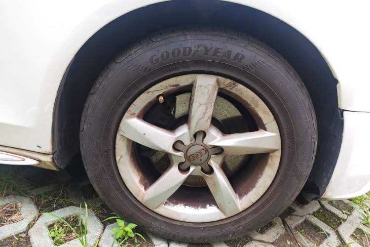 Used Audi A4L 2015 35 TFSI Automatic Standard Model Right Front Wheel Hub