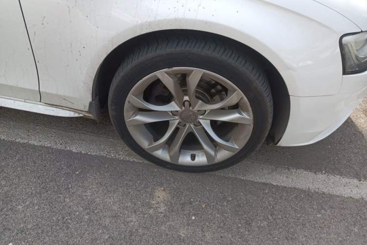 Used Audi A4L 2015 35 TFSI Automatic Standard Model Right Front Wheel Hub