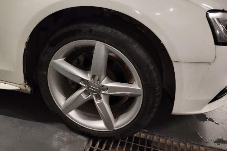 Used Audi A4L 2015 35 TFSI Automatic Standard Model Right Front Wheel Hub