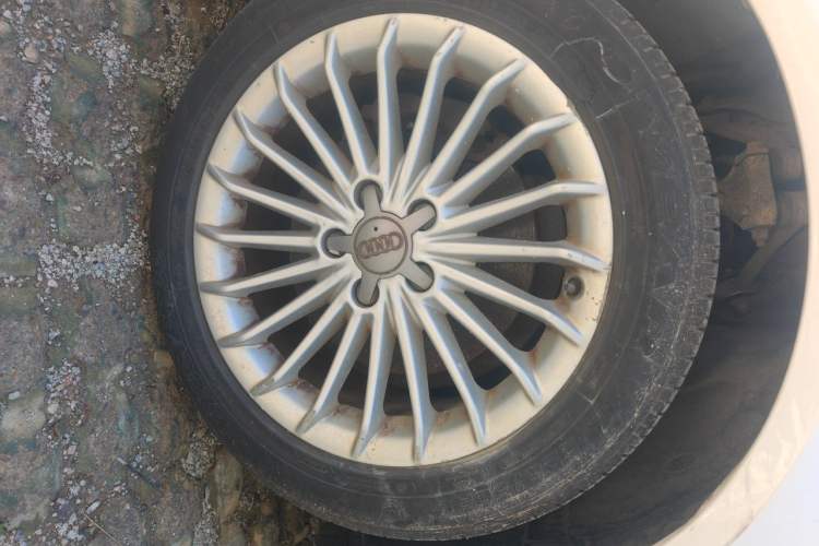 Used Audi A4L 2015 35 TFSI Automatic Comfort Model Right Front Wheel Hub