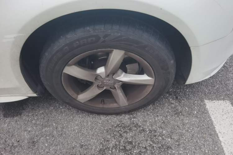 Used Audi A4L 2015 35 TFSI Automatic Standard Model Right Front Wheel Hub