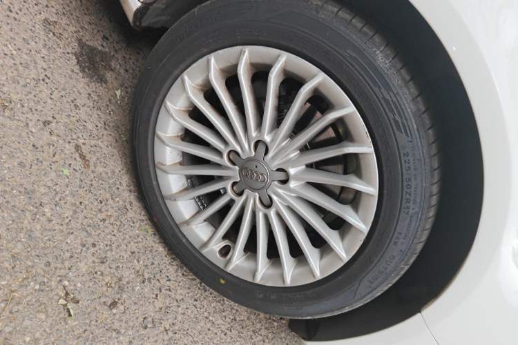 Used Audi A4L 2015 35 TFSI Automatic Technology Model Right Front Wheel Hub