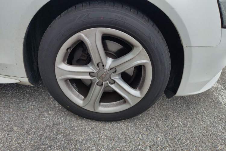 Used Audi A4L 2015 35 TFSI Automatic Comfort Model Right Front Wheel Hub