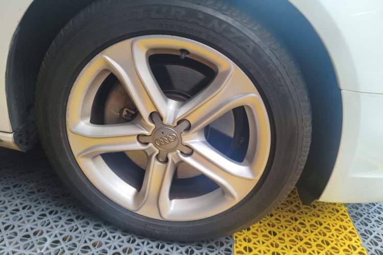 Used Audi A4L 2015 45 TFSI quattro Individual Sport Edition Right Front Wheel Hub