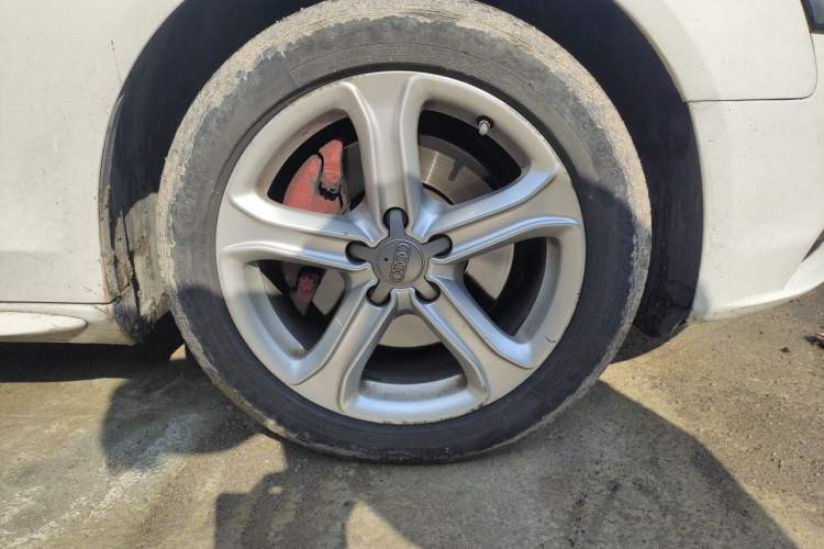 Used Audi A4L 2015 45 TFSI quattro Individual Sport Edition Right Front Wheel Hub