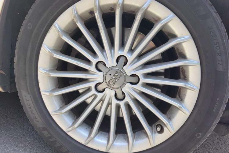 Used Audi A4L 2015 35 TFSI Automatic Comfort Model Right Front Wheel Hub