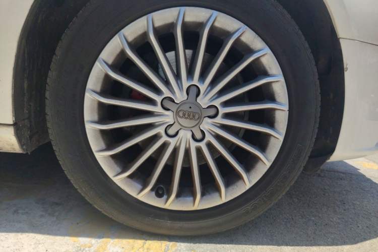 Used Audi A4L 2015 35 TFSI Automatic Comfort Model Right Front Wheel Hub