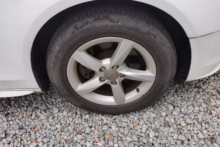 Used Audi A4L 2015 35 TFSI Automatic Standard Model Right Front Wheel Hub