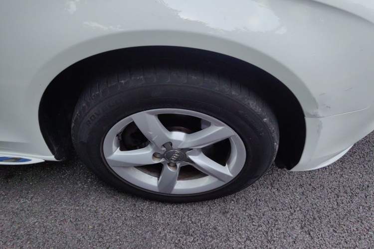 Used Audi A4L 2015 35 TFSI Millionth Anniversary Intelligent Edition Right Front Wheel Hub