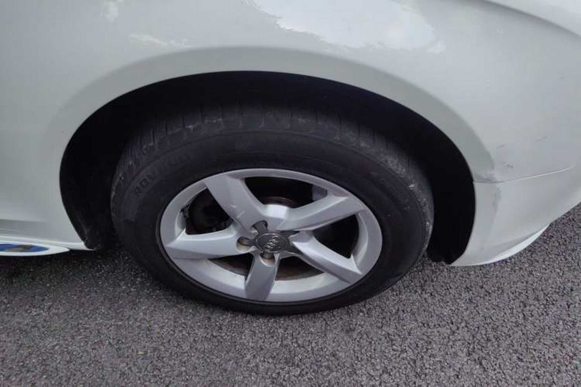 Used Audi A4L 2015 35 TFSI Millionth Anniversary Intelligent Edition Right Front Wheel Hub