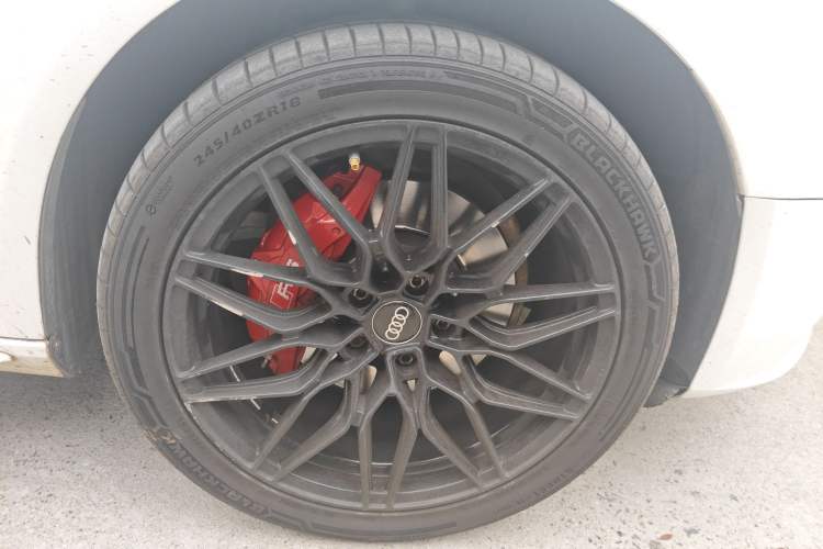Used Audi A4L 2015 35 TFSI Automatic Standard Model Right Front Wheel Hub