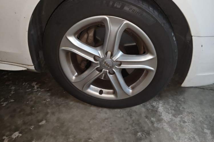 Used Audi A4L 2015 45 TFSI quattro Individual Sport Edition Right Front Wheel Hub
