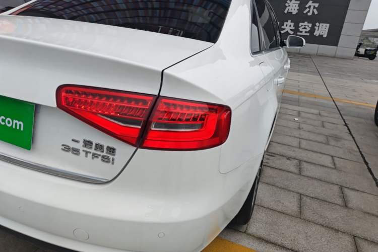 Used Audi A4L 2015 35 TFSI Automatic Comfort Model Right Rear Taillight
