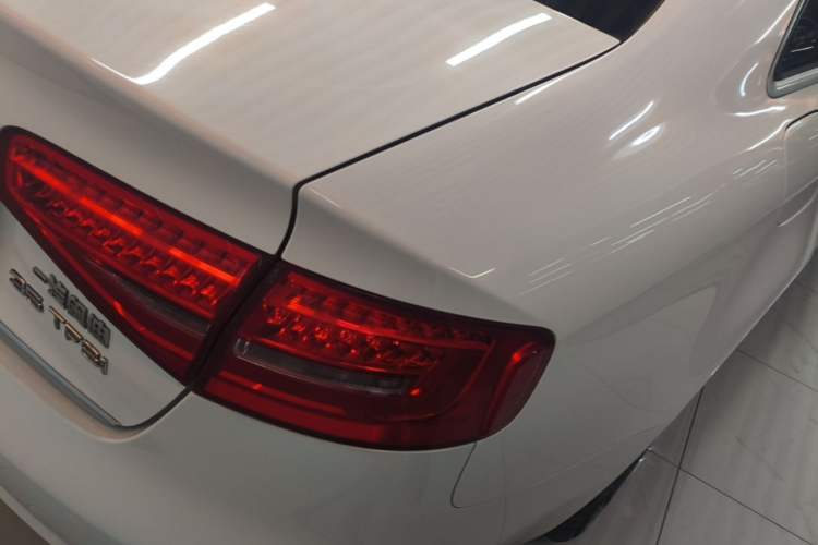 Used Audi A4L 2015 35 TFSI Automatic Standard Model Right Rear Taillight