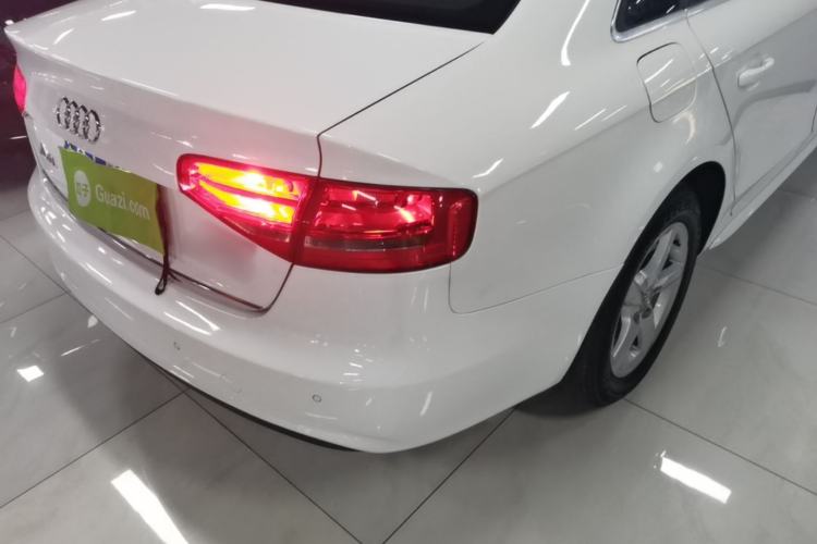 Used Audi A4L 2015 35 TFSI Automatic Standard Model Right Rear Taillight