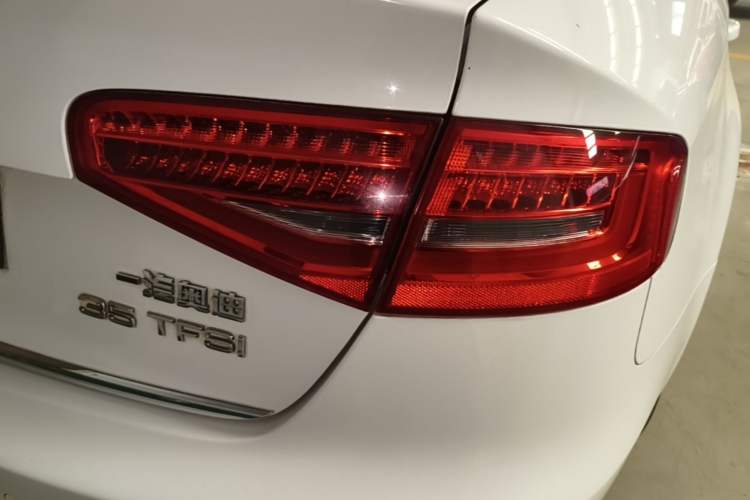 Used Audi A4L 2015 35 TFSI Automatic Comfort Model Right Rear Taillight