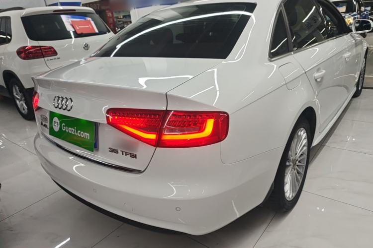 Used Audi A4L 2015 35 TFSI Automatic Comfort Model Right Rear Taillight