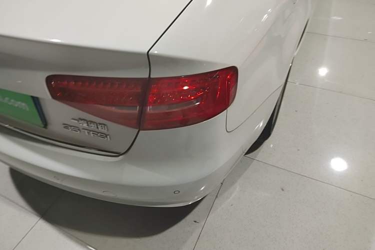 Used Audi A4L 2015 35 TFSI Automatic Standard Model Right Rear Taillight