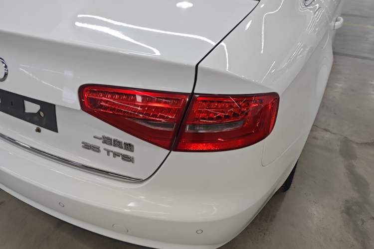 Used Audi A4L 2015 35 TFSI Automatic Comfort Model Right Rear Taillight