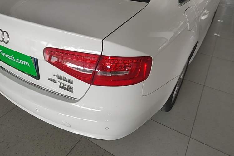 Used Audi A4L 2015 45 TFSI quattro Individual Sport Edition Right Rear Taillight