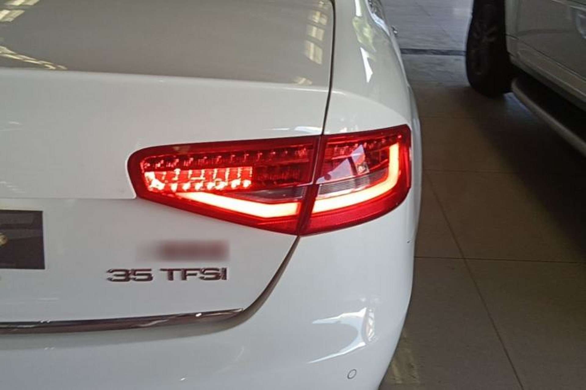 Used Audi A4L 2015 35 TFSI Automatic Standard Model Right Rear Taillight