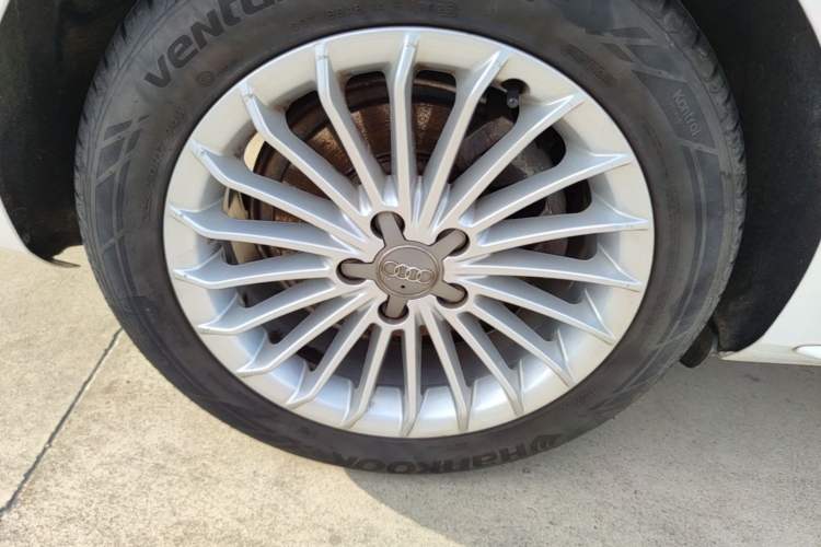 Used Audi A4L 2015 35 TFSI Automatic Technology Model Right Rear Wheel Hub