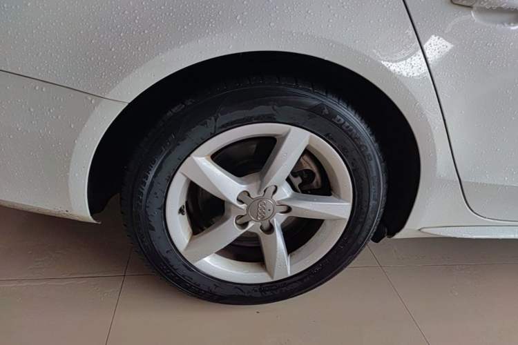 Used Audi A4L 2015 35 TFSI Automatic Standard Model Right Rear Wheel Hub