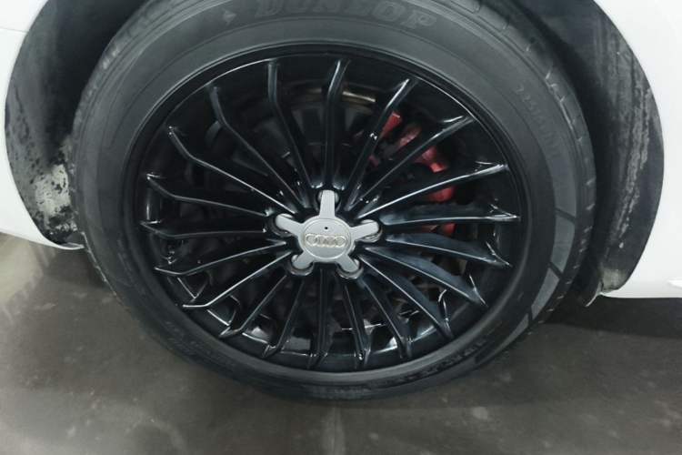 Used Audi A4L 2015 35 TFSI Automatic Comfort Model Right Rear Wheel Hub
